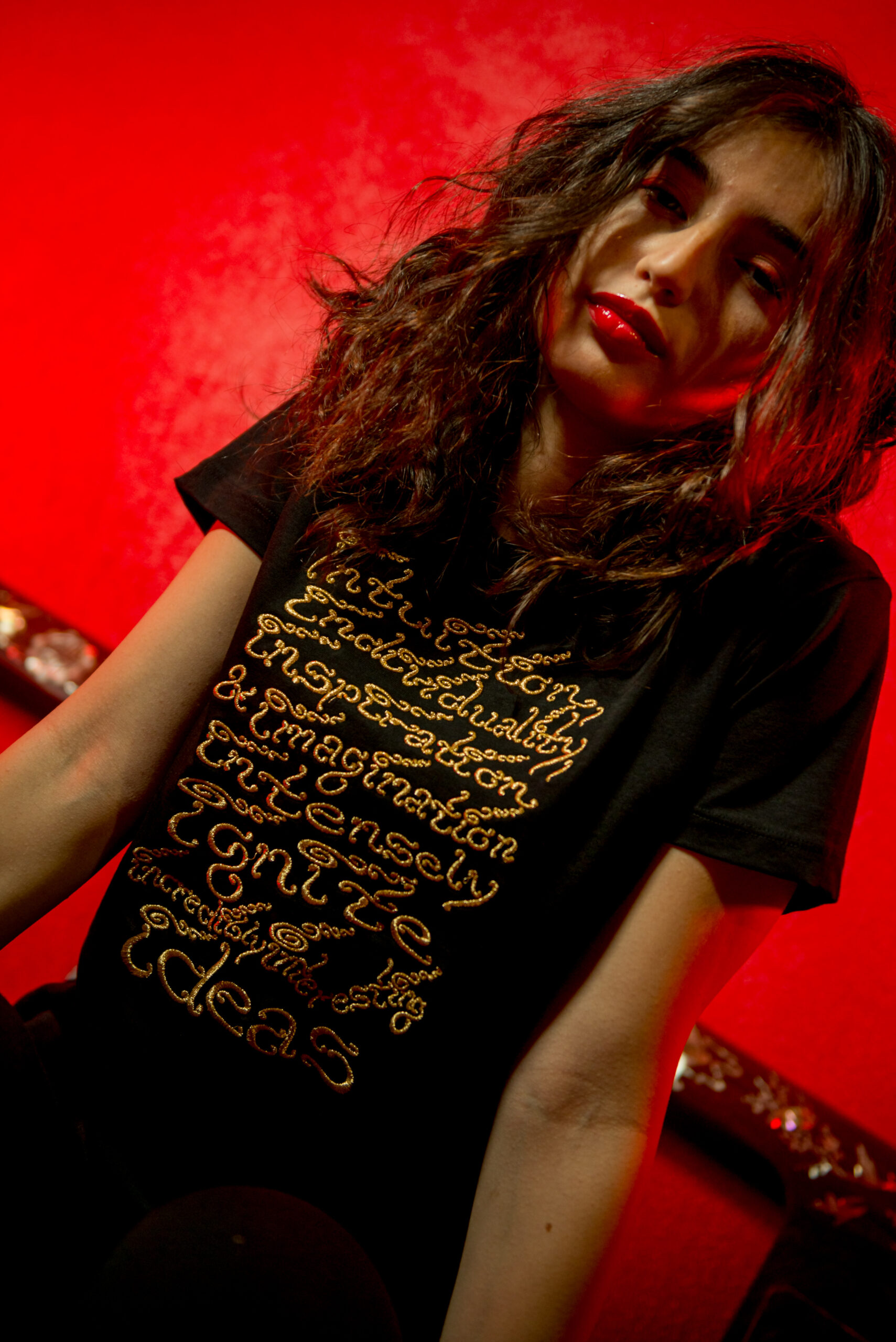 Fotografie eseguite presso lo spazio rosso per la collezione di t shirt di Franca Borgia con la modella Matilde