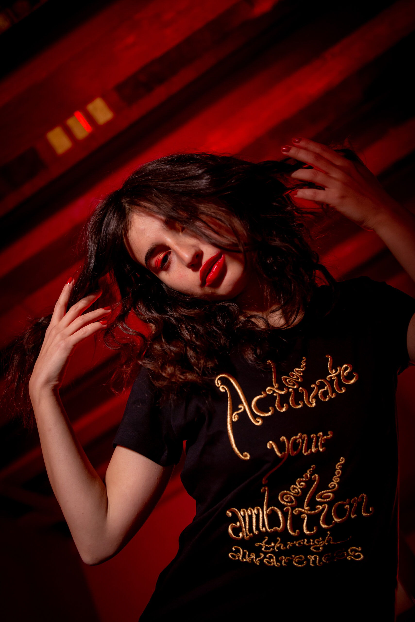 Fotografie eseguite presso lo spazio rosso per la collezione di t shirt di Franca Borgia con la modella Matilde