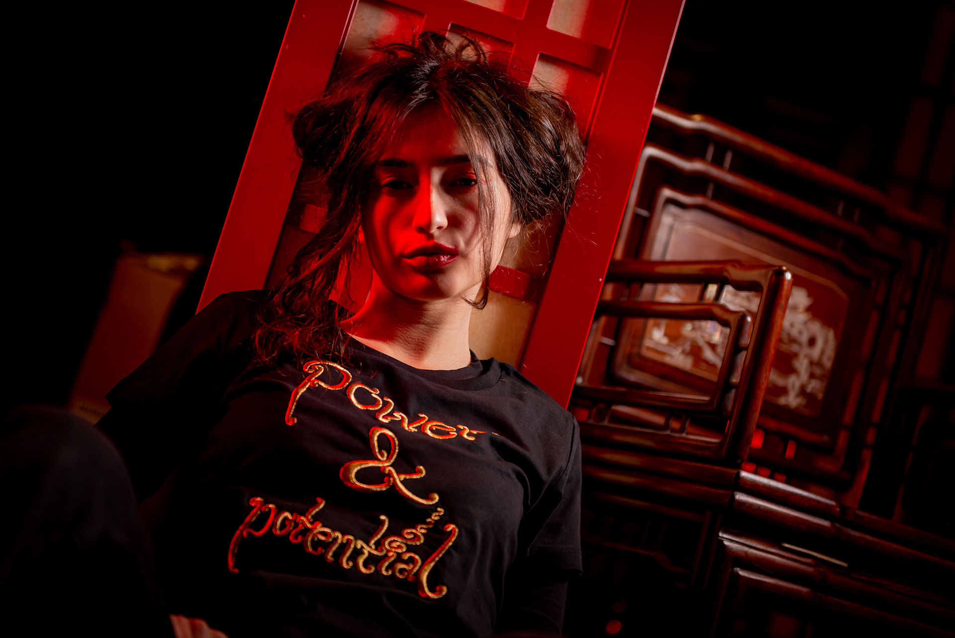 Fotografie eseguite presso lo spazio rosso per la collezione di t shirt di Franca Borgia con la modella Matilde